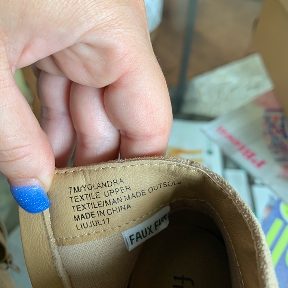 Pom Pom booties! - Picture 4 of 5